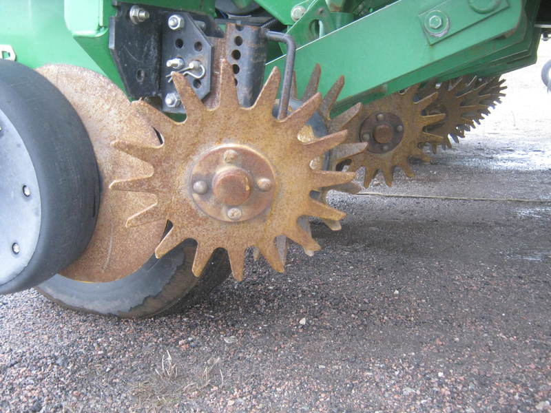 Planting Equipment  John Deere 1760 Planter  Photo